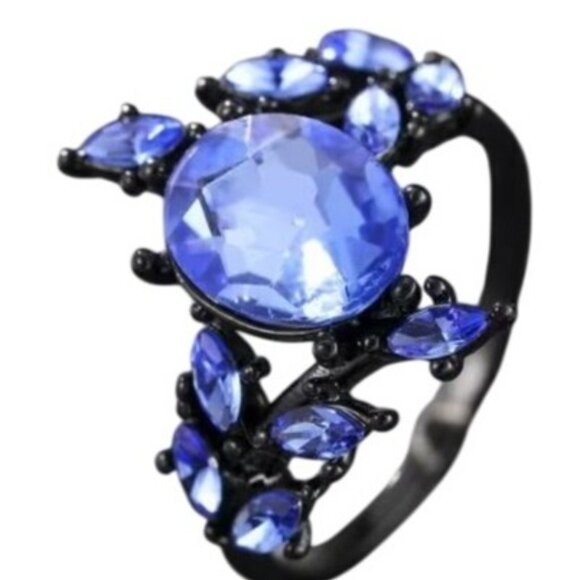 Pear Cut Blue Sapphire & accent stones bridal wedding engagement ring in Rhodium - Picture 3 of 5